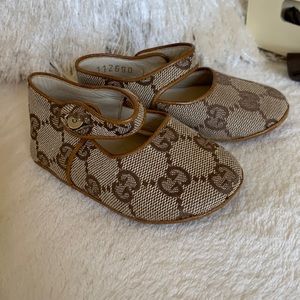 Gucci baby maryjanes